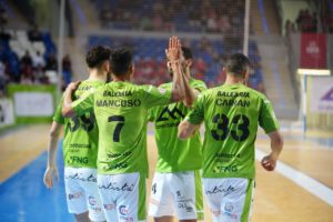 thumbnail_Tomaz, Gordillo, Mancuso y Cainan celebran un gol en Son Moix