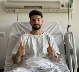 thumbnail_Jesús Gordillo recién operado por el doctor Cugat en la Clínica Quirón de Barcelona