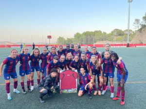 FC. BARCELONA CON LA CAMISETA DE VIRGINIA TORRECILLA (U-14)