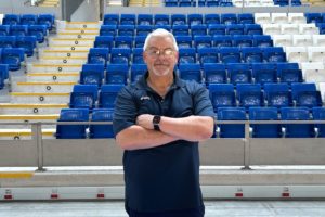 thumbnail_Genaro López, entrenador del Club Voley Palma